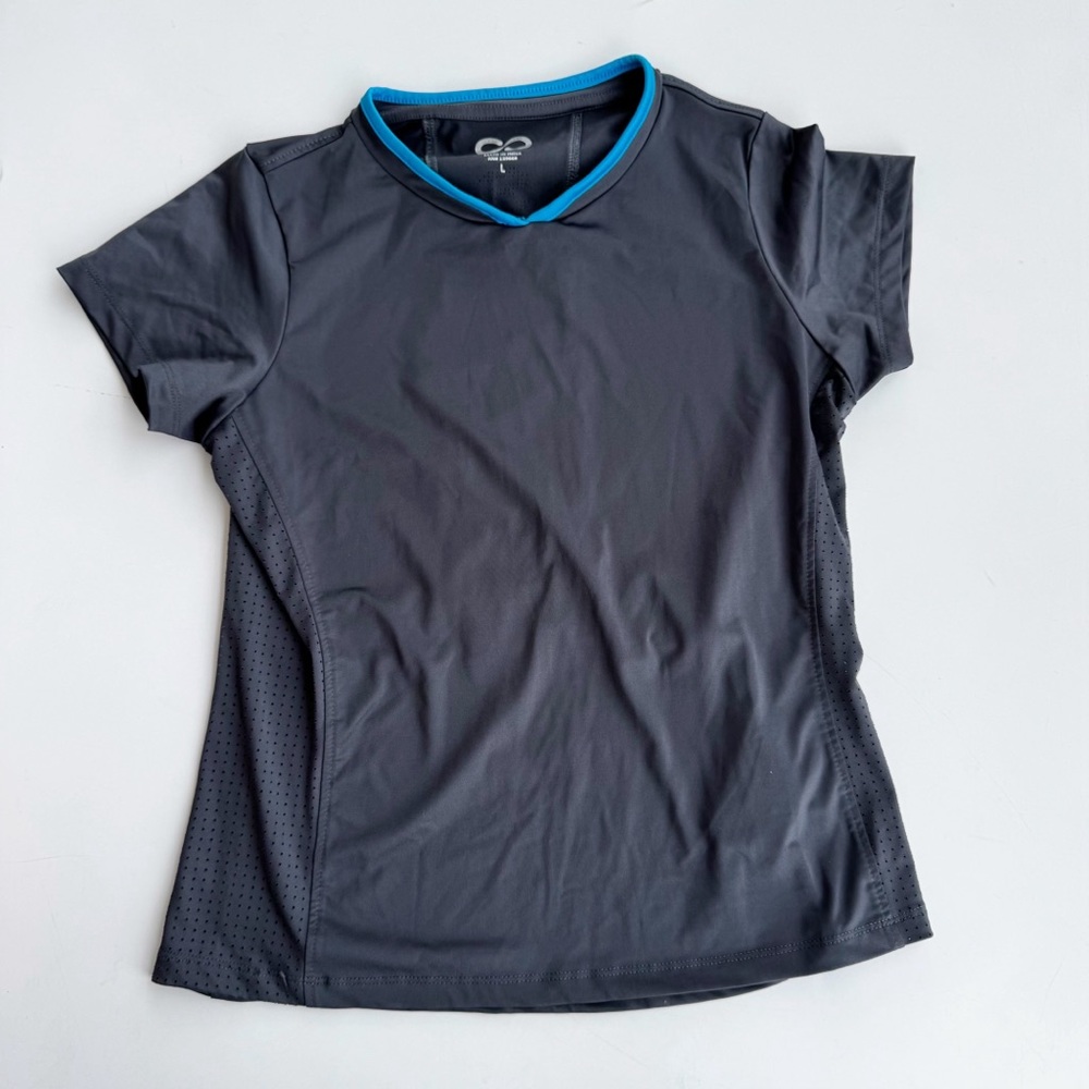Stride Gray Short Sleeve Tee with Blue Trim